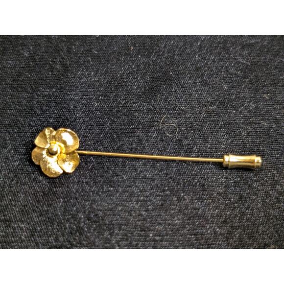 Vintage Crown Trifari Textured Petal Polished Center Flower Stick Pin - Picture 3 of 3